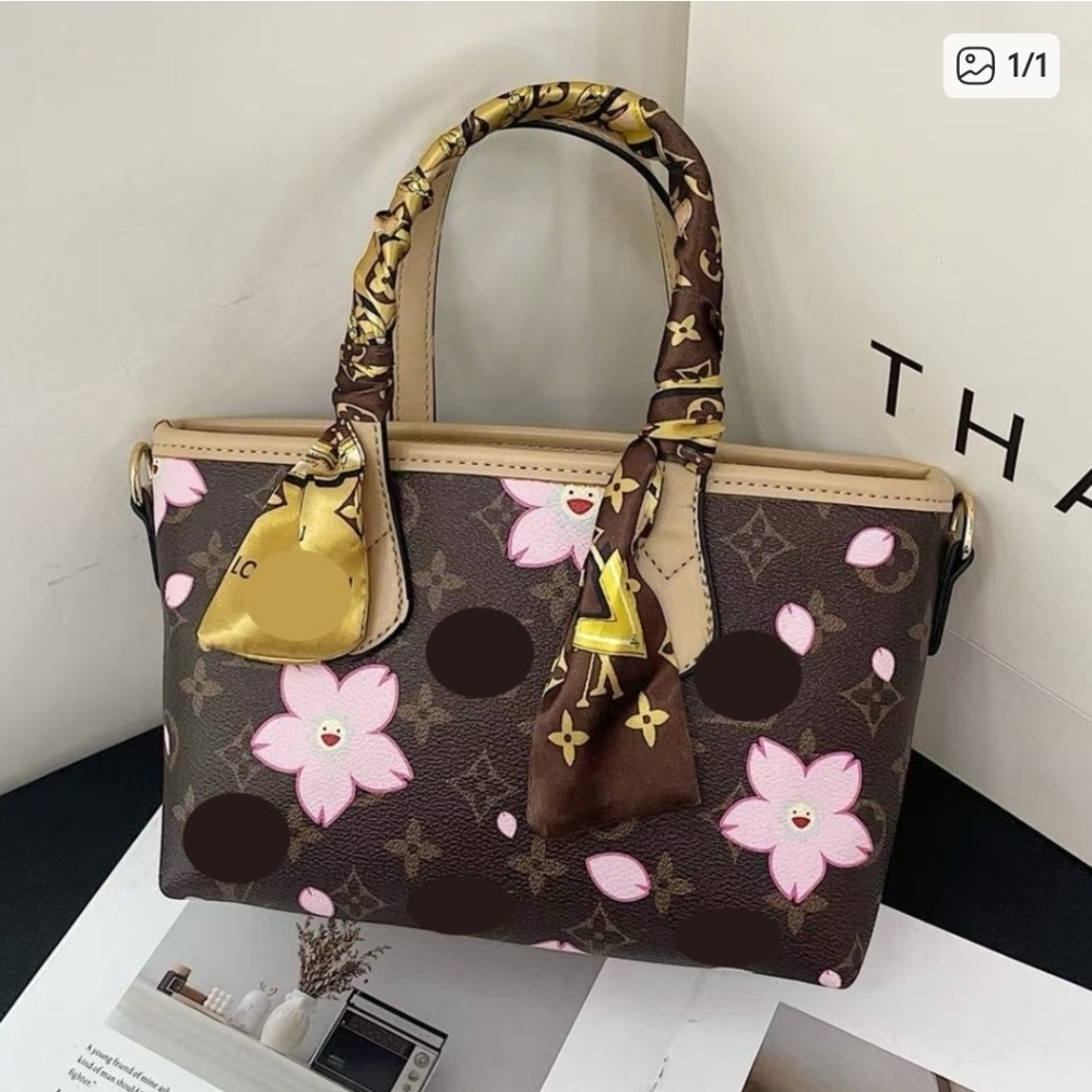 New brown women’s fashion shoulder bag